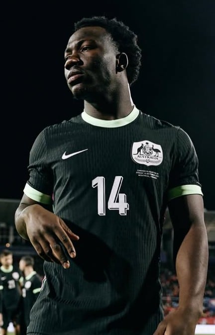 Nestory Irankunda, futbolista de Australia