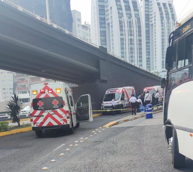 Balacera en Paseo Interlomas acaba con la vida de 2 personas