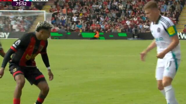 Primera titularidad de Julián Araujo en la Premier League.