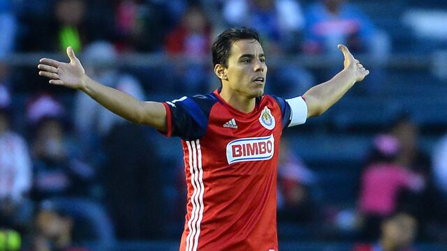 ¿Debe Chivas borrar de su historia a Omar Bravo? Fans del Rebaño ya debaten en redes
