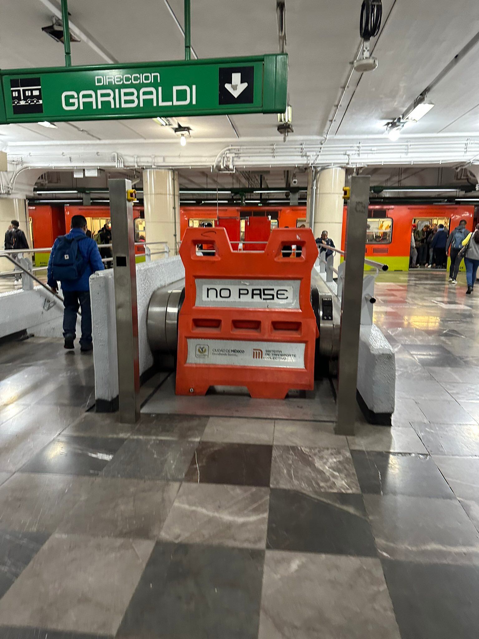 Metro CDMX: Escaleras eléctricas de Línea B