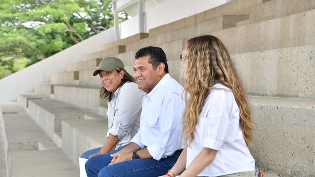 Javier May inaugura patinódromo certificado por Conade en Tabasco con competencia regional.