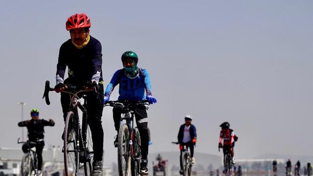 Ciclistas disfrutando del paseo dominical en Santa Lucía