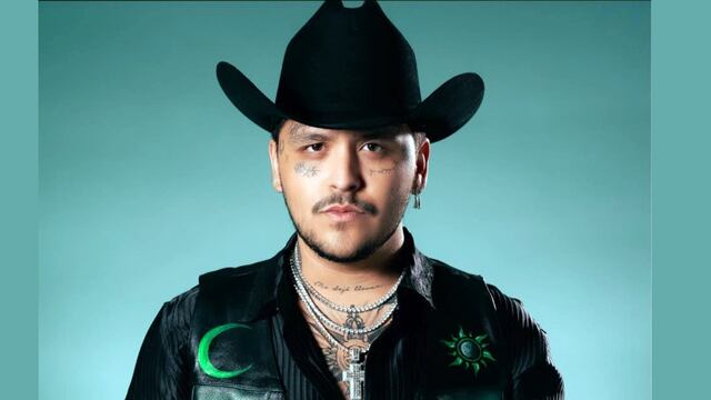 Christian Nodal, cantante