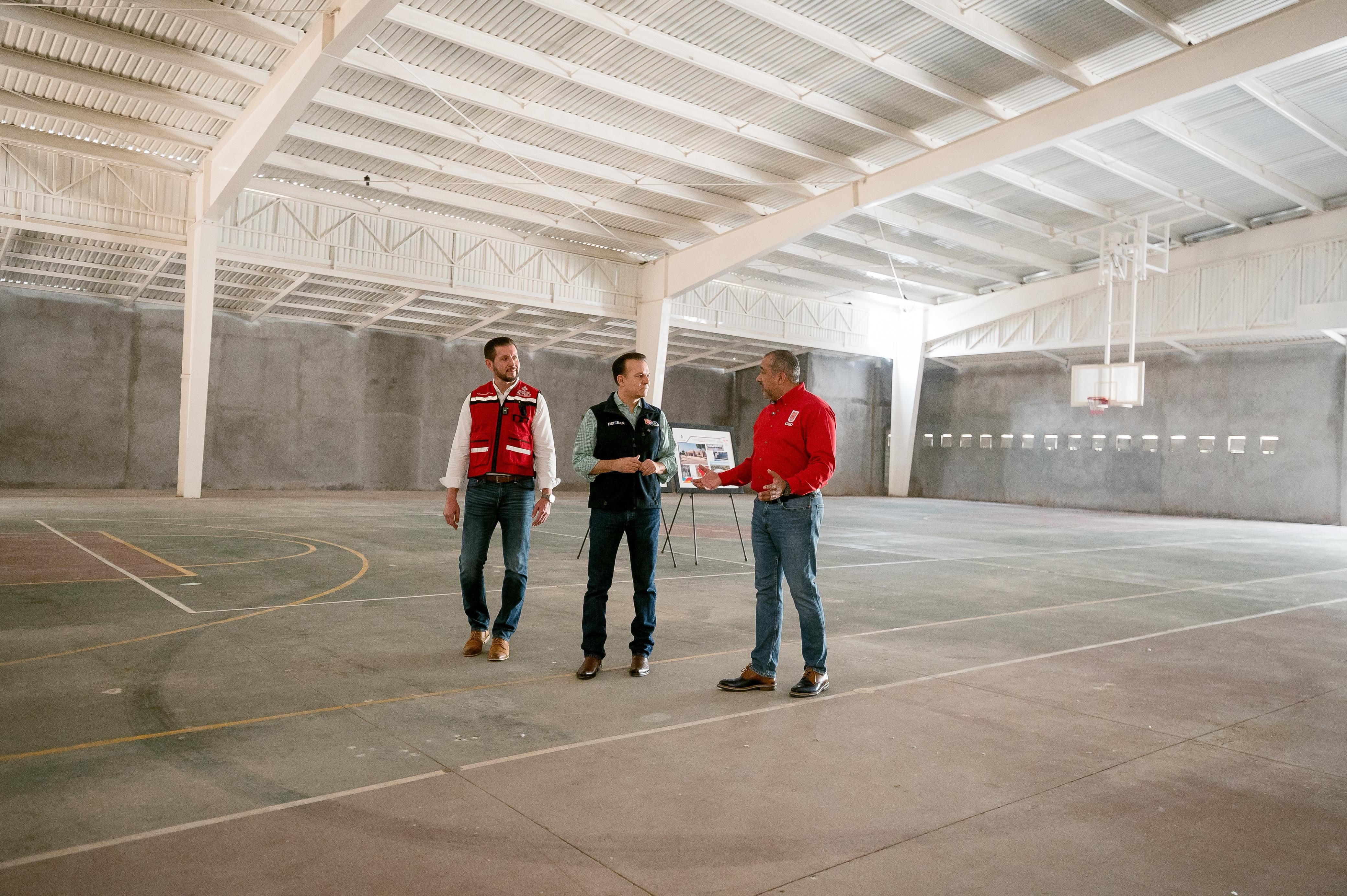 Esteban Villegas arranca conclusión del auditorio del Núcleo Universitario en La Laguna.