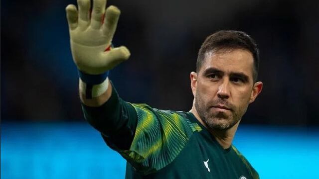 Bravo en un partido con el Manchester City