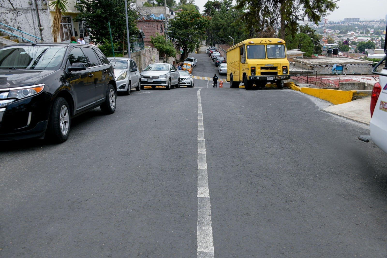Pedro  Rodríguez inaugura rehabilitación de calle Coahuila