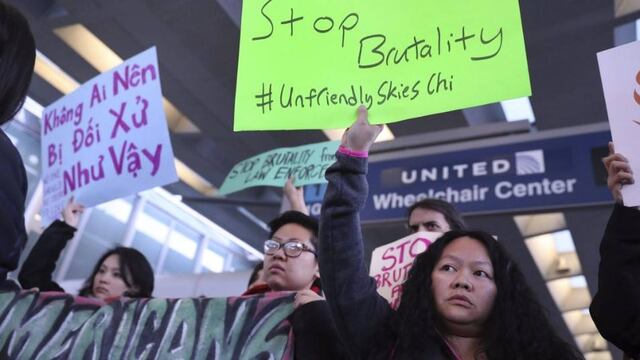 Manifestación contra United Airlines