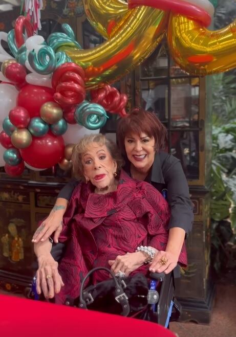 Silvia Pinal con su hija Alejandra Guzmán.