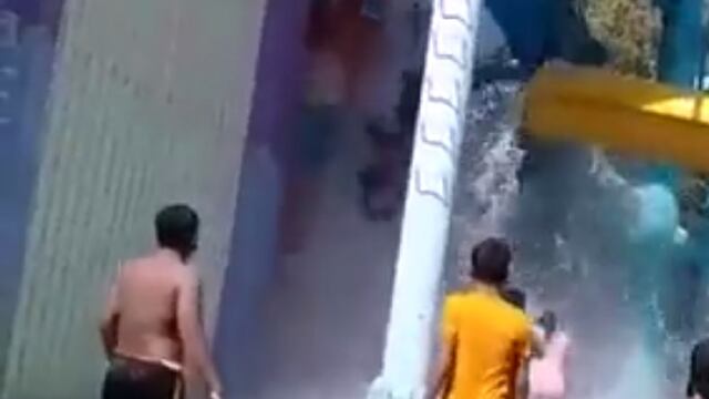 Accidente de tobogán en Indonesia