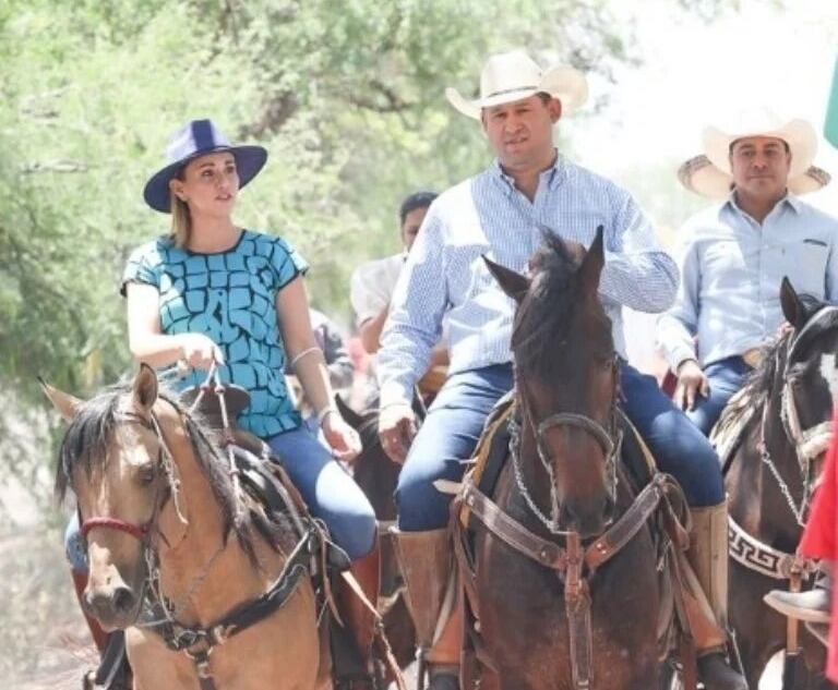 Diego Sinhue Rodríguez Vallejo se fracturó las costillas al caer de su caballo