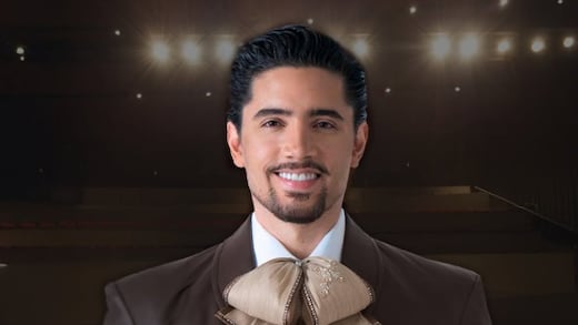 Alex Fernández cancela concierto en Uruapan por luto a Carlos Manzo