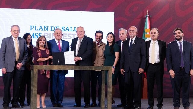Rubén Rocha firma convenio con AMLO