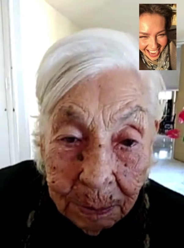 Thalía y su abuela Eva Mange