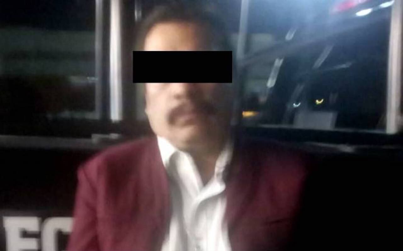 El sujeto portaba prendas típicas de mariachi.