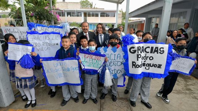 Pedro Rodríguez entrega 5 salones de clases