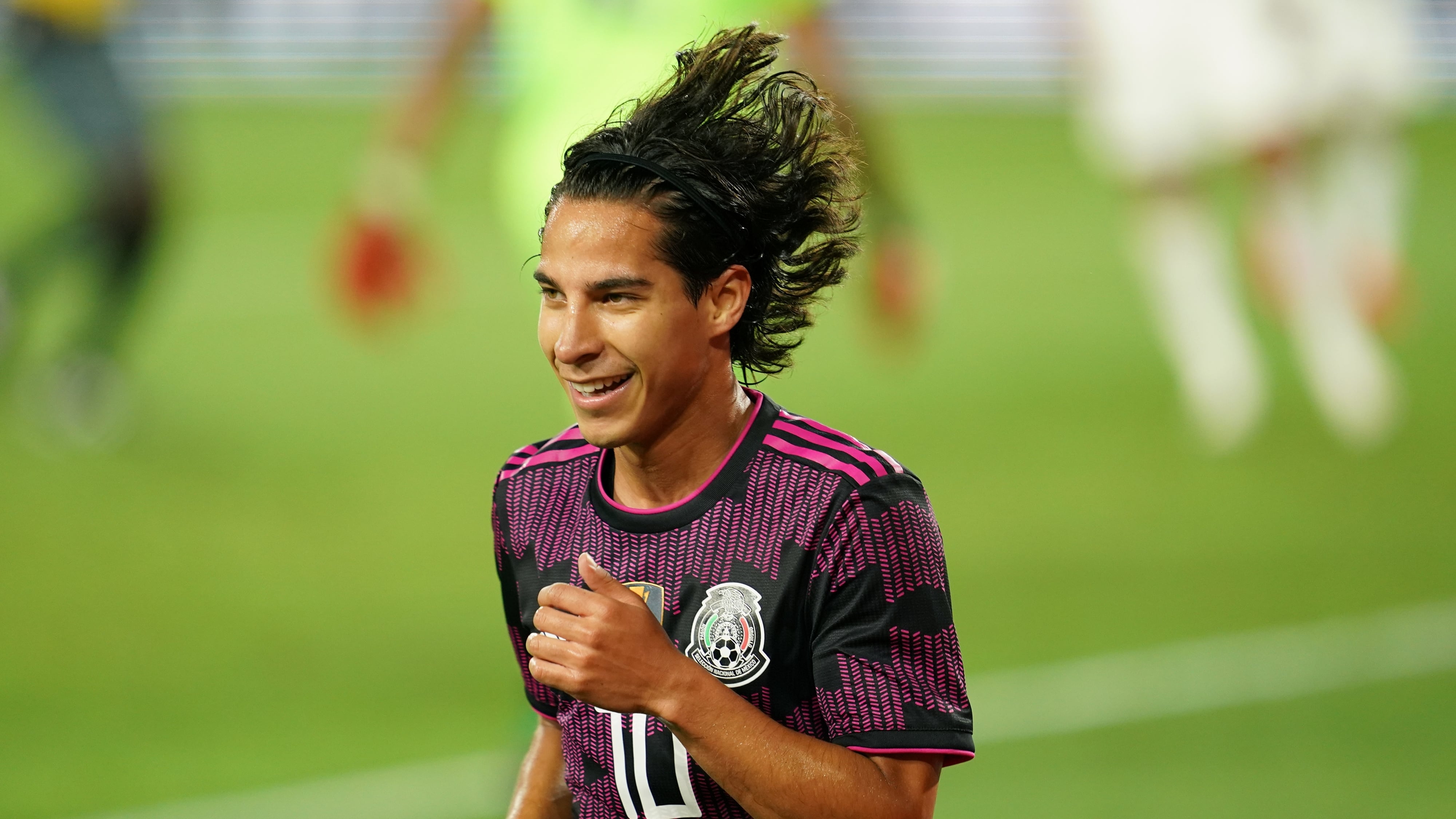 Diego Lainez obtuvo la nacionalidad española