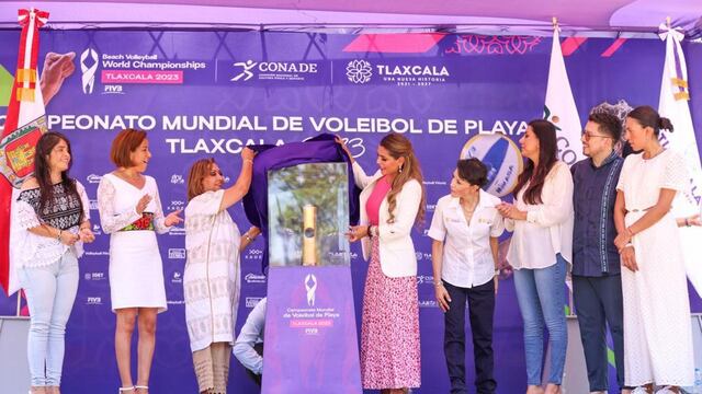 Evelyn Salgado y Lorena Cuéllar en el Trophy Tour