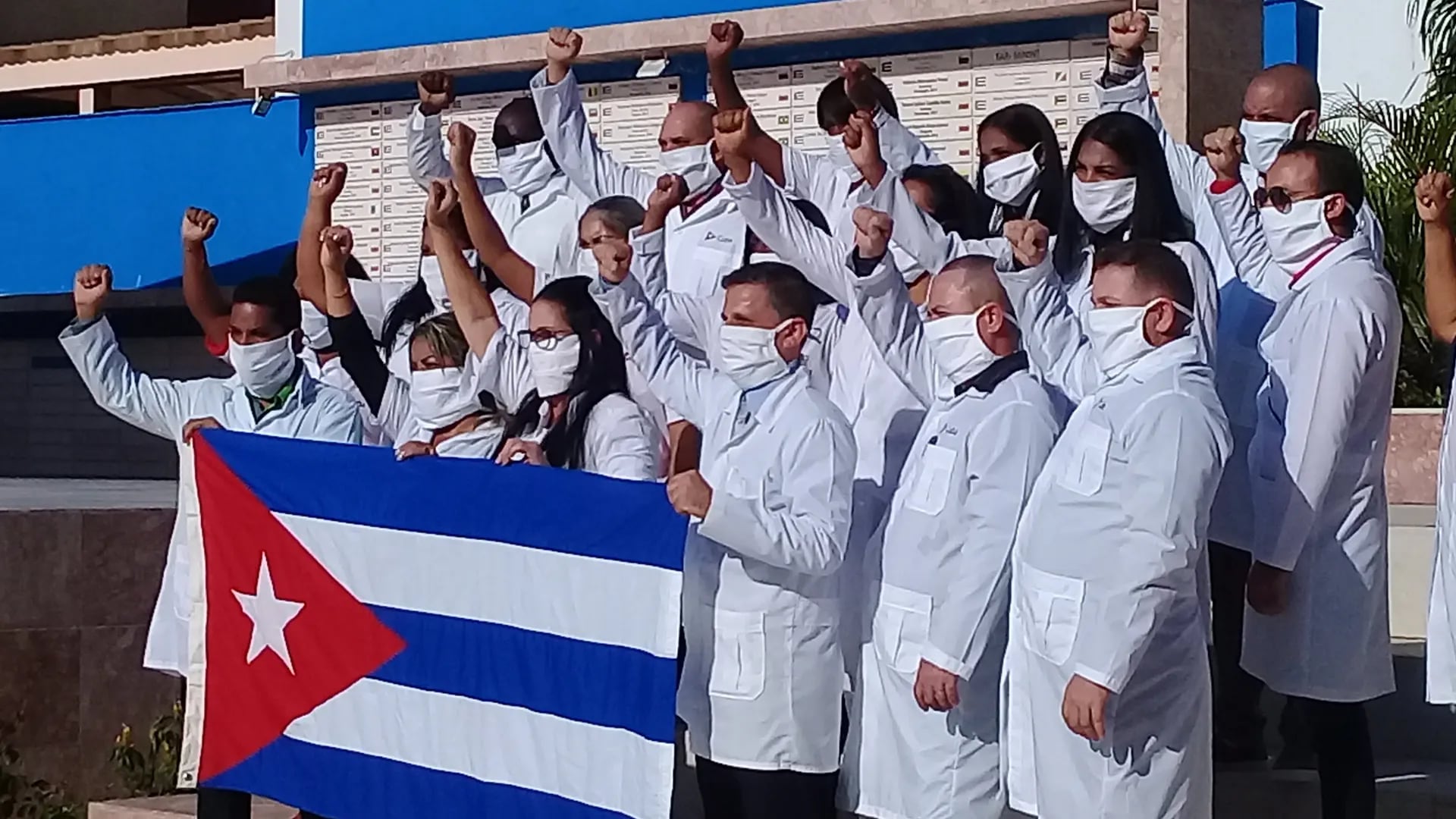 Médicos cubanos