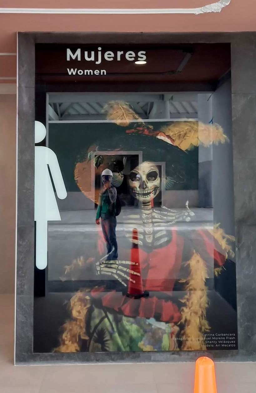 Baño de mujeres en el AIFA