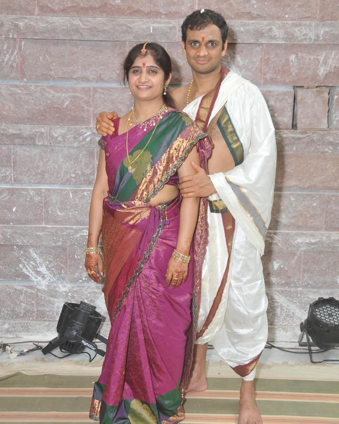 Sharath Jois, heredero de ashtanga yoga, con su esposa.