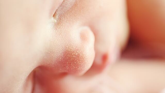 Nace bebé luego de 4 meses en el vientre de su madre muerta.
