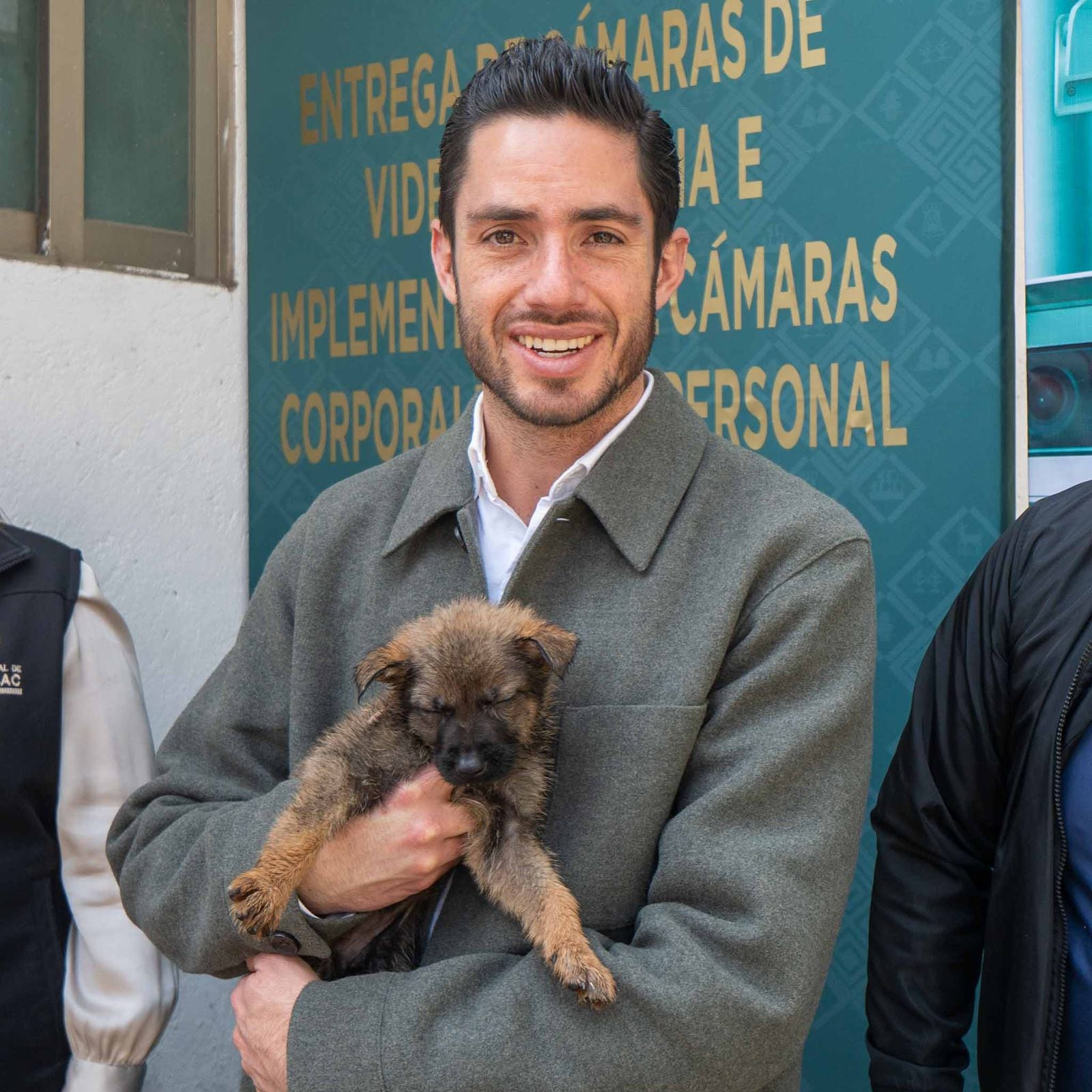 Pepe Couttolenc impulsa nueva ley contra maltrato animal en Edomex