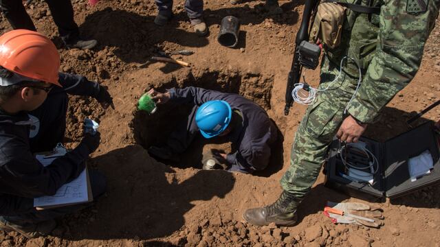 Hallazgo de toma clandestina en Hidalgo. Llamado de AMLO.