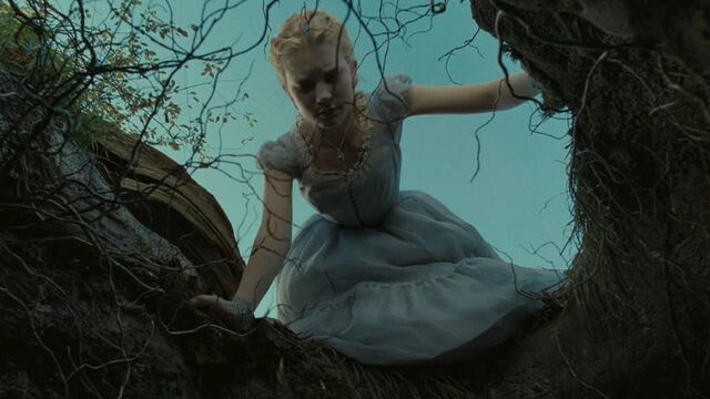 Alicia a través del espejo