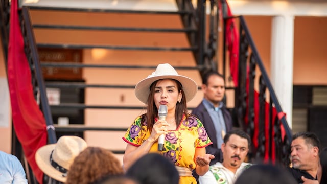 Grecia Quiroz inaugura farmacia gratuita en Michoacán