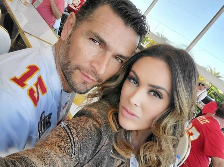 Martín Fuentes y Jacqueline Bracamontes