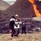 Islandia: Juegan voleibol cerca de un volcán en erupción