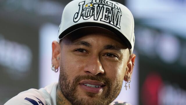 La nueva locura de Neymar: Se compra una réplica del batimóvil y le costó una brutal fortuna