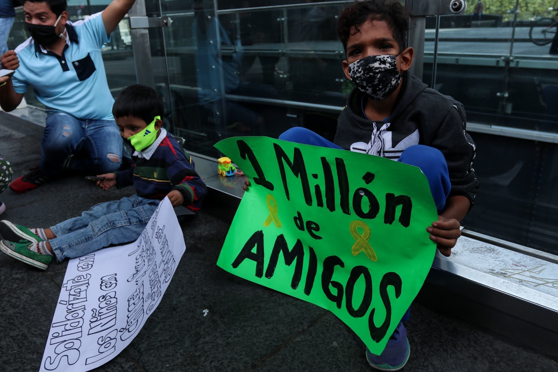 Protesta de padres de niños con cáncer en 2020