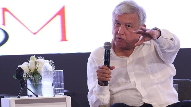 Andrés Manuel López Obrador en la Convención Nacional Bancaria.