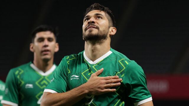 Henry Martín festeja el tercer gol
