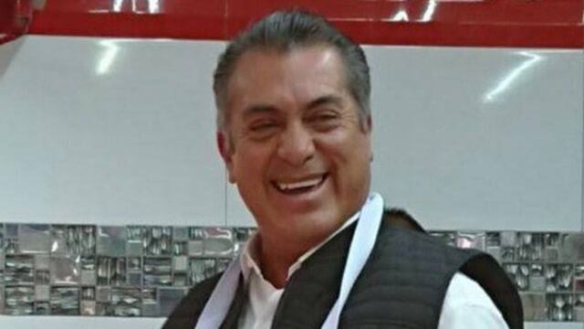El Bronco sonriente ante un intento fallido por votar.