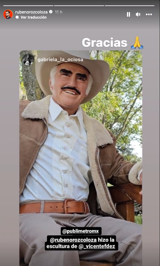 Estatua de Vicente Fernández.