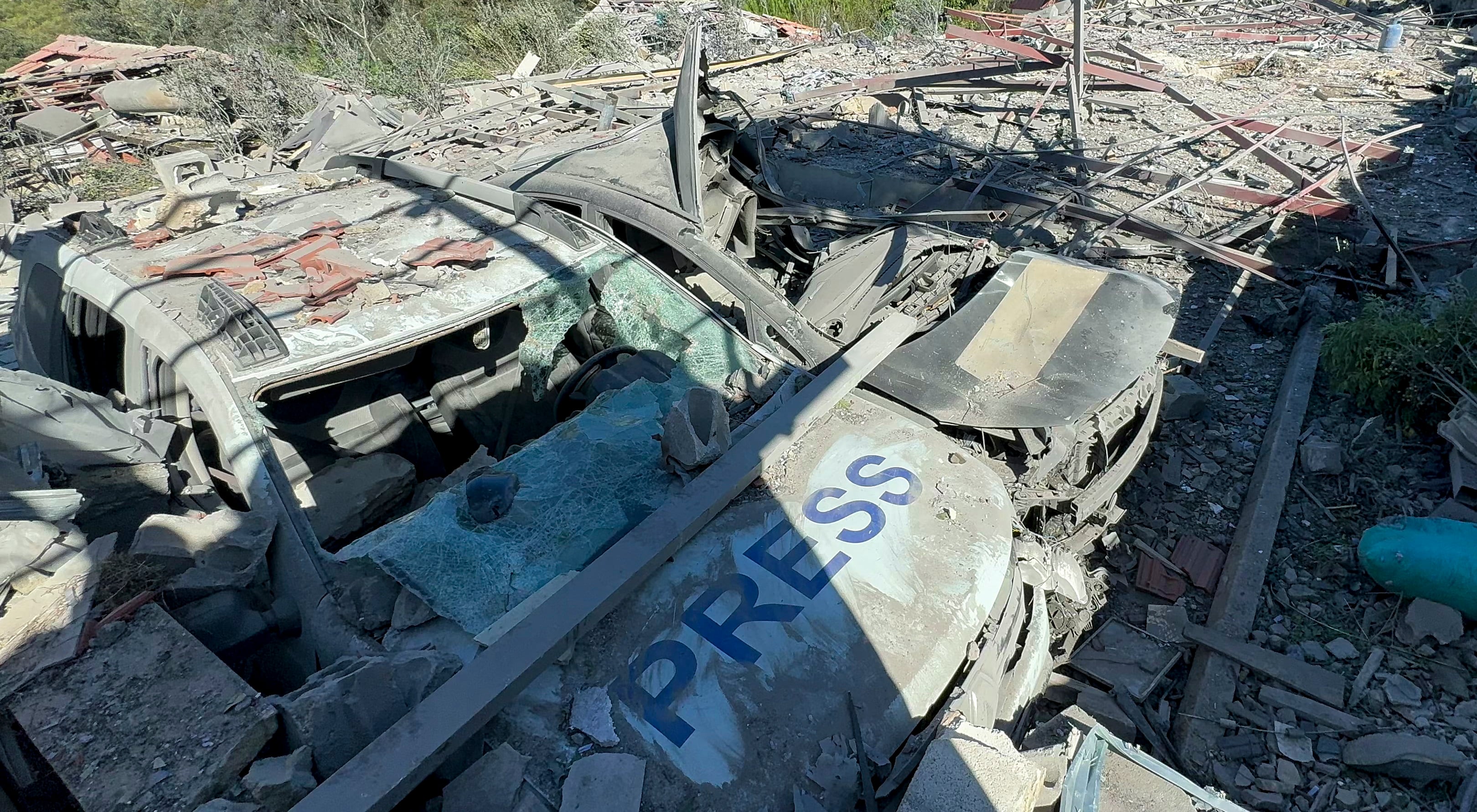 Israel bombardea pensión de periodistas en Hasbaya, Líbano