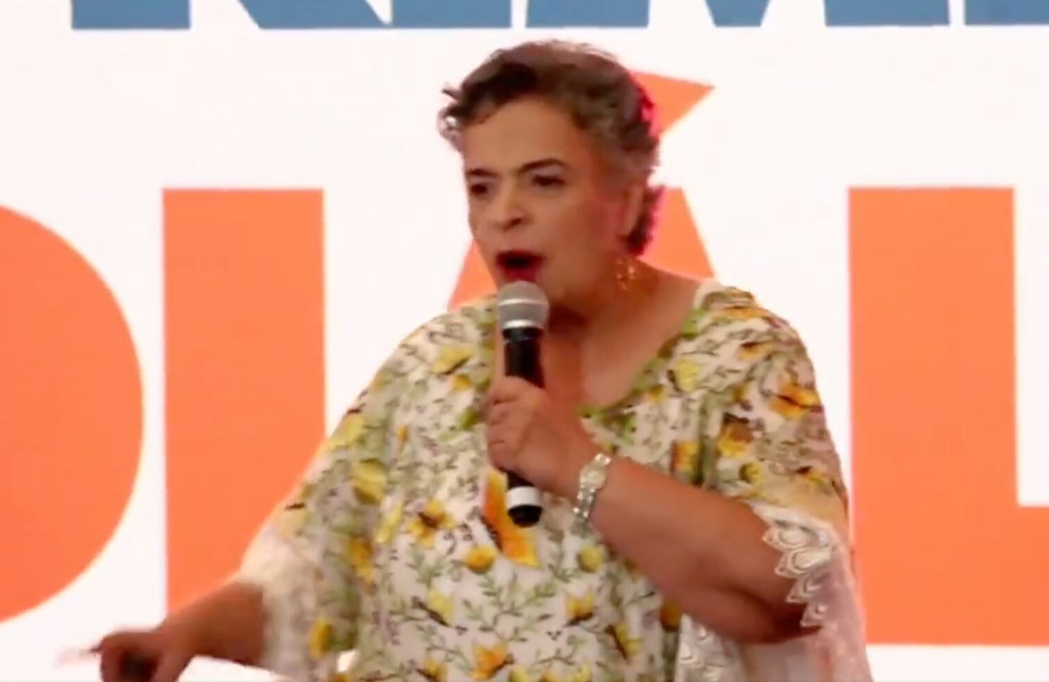 Beatriz Paredes en primer debate del Frente Amplio por México