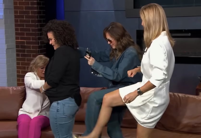 Montserrat Oliver y Yolanda Andrade le dan a Lucero Mijares la patada de la suerte