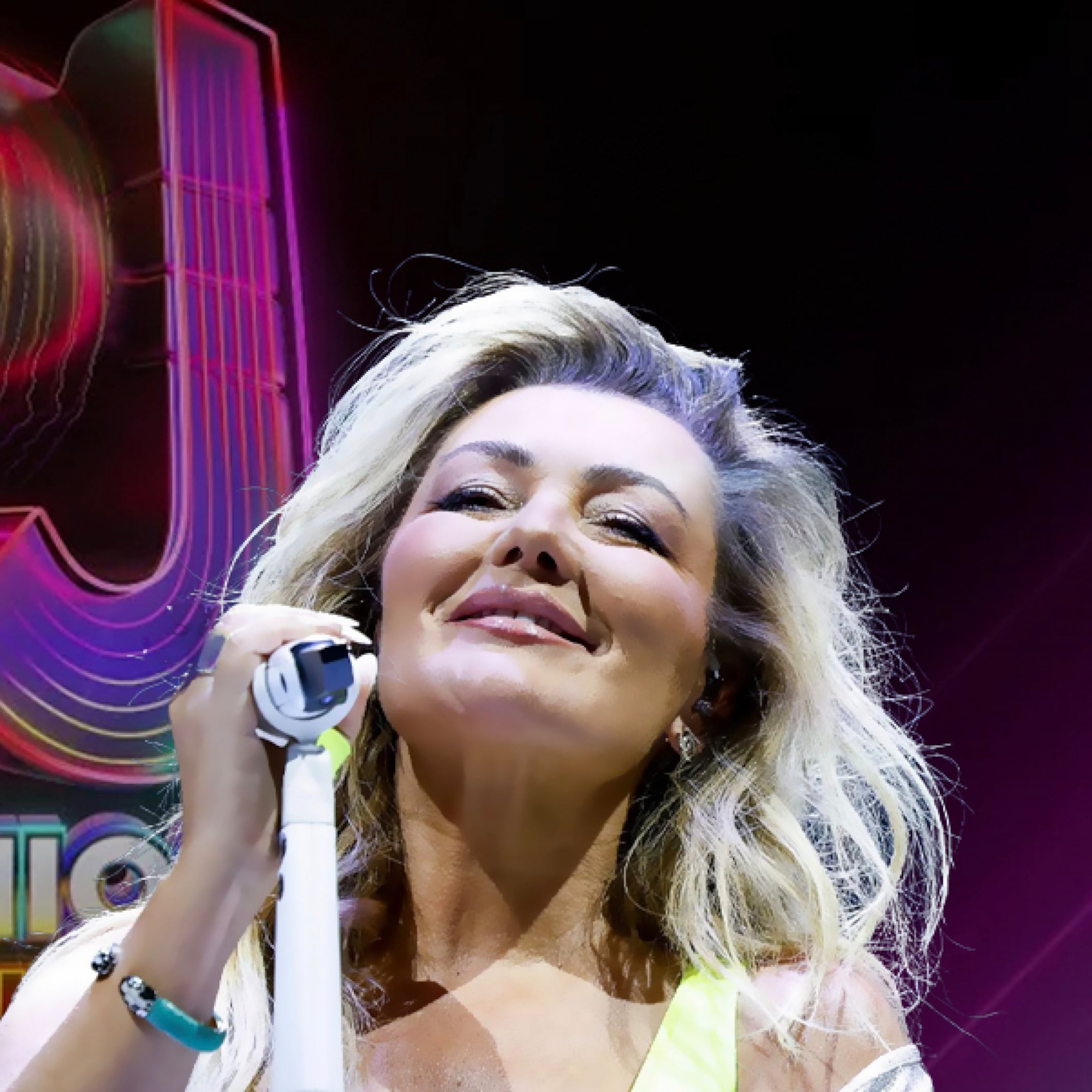 Amaia Montero revive “Rosas” con La Oreja de Van Gogh en Premios Juventud 2026