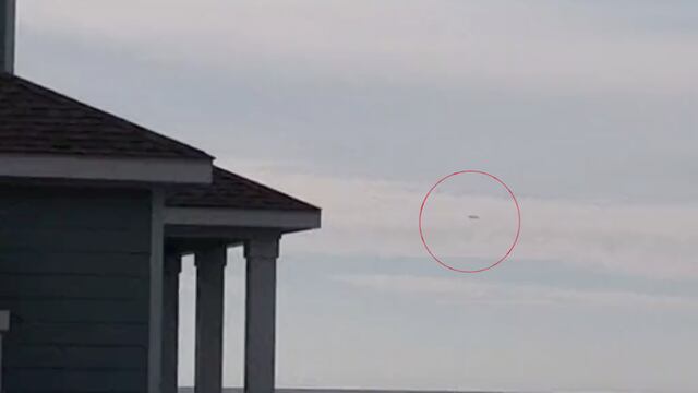 Un OVNI fue captado en video sobrevolando los cielos de Mississippi, Estados Unidos