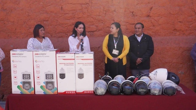 Voluntariado de Álvaro Obregón dona videovigilancia para reforzar seguridad escolar