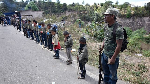 Niños se integran a la Policía Comunitaria de Chilapa, Guerrero.