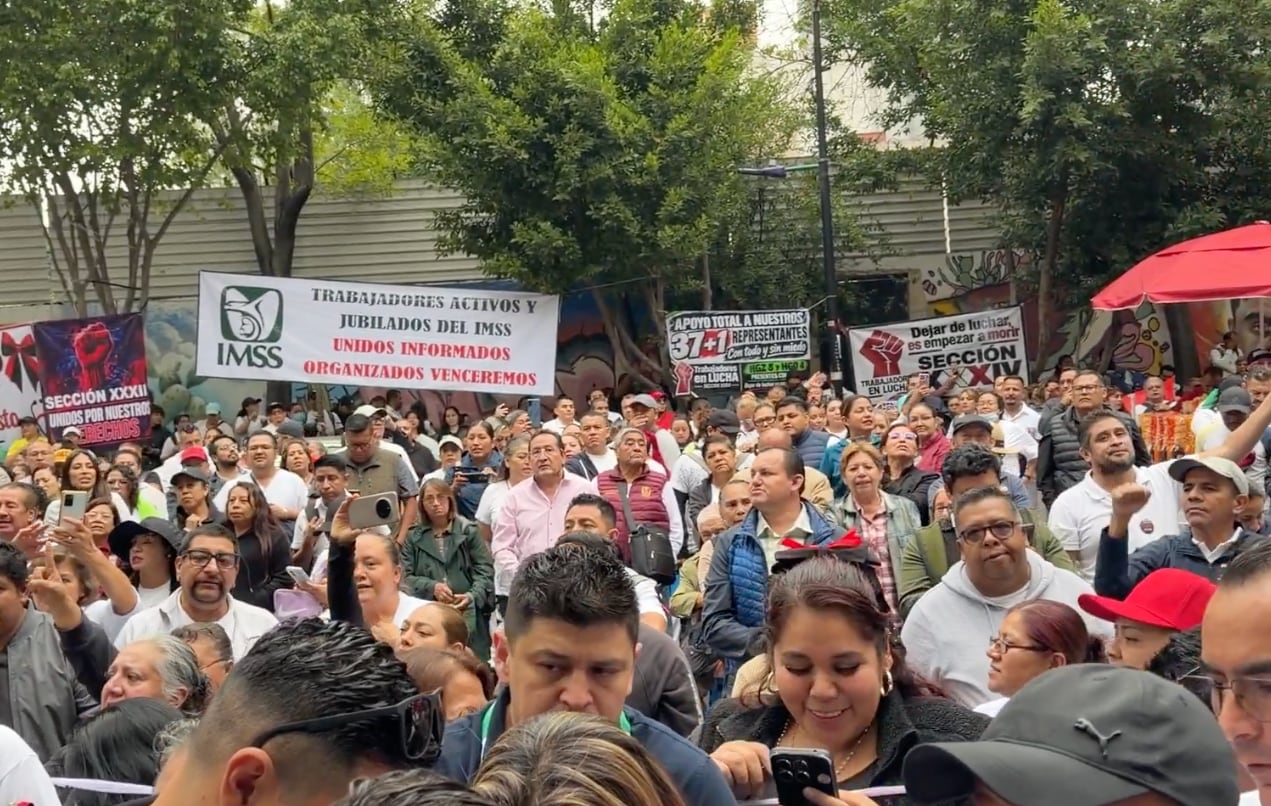 Protesta de trabajadores del IMSS frente a Segob afecta Paseo de la Reforma