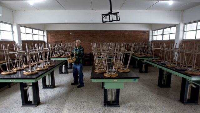 Clases por televisión NL