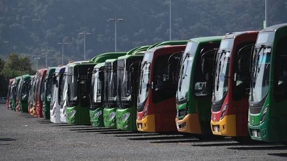 Pablo Lemus garantiza tarifa de 5 pesos en transporte para estudiantes de Jalisco