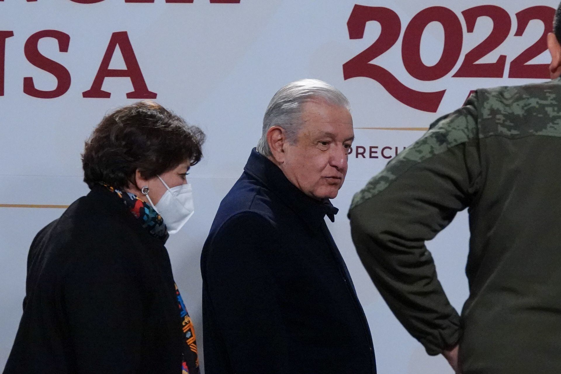 AMLO y Delfina Gómez