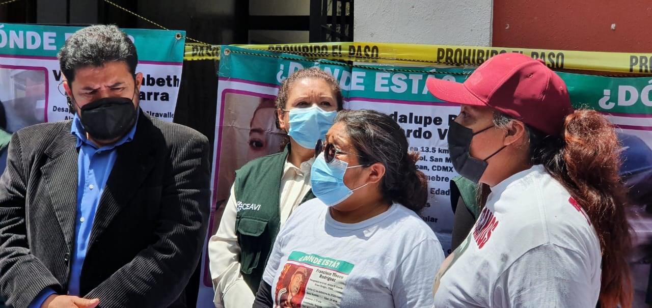 Comisionado de Víctimas junto a las familias